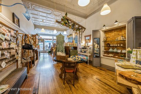 Tiny photo for 48 S La Grange Road #48, La Grange, IL 60525 (MLS # 12563265)