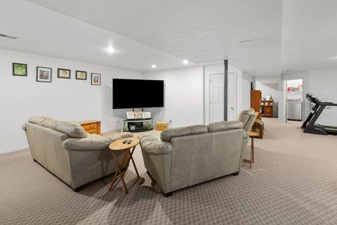 Tiny photo for 318 Sycamore Street, Wilton, IA 52778 (MLS # 12623559)