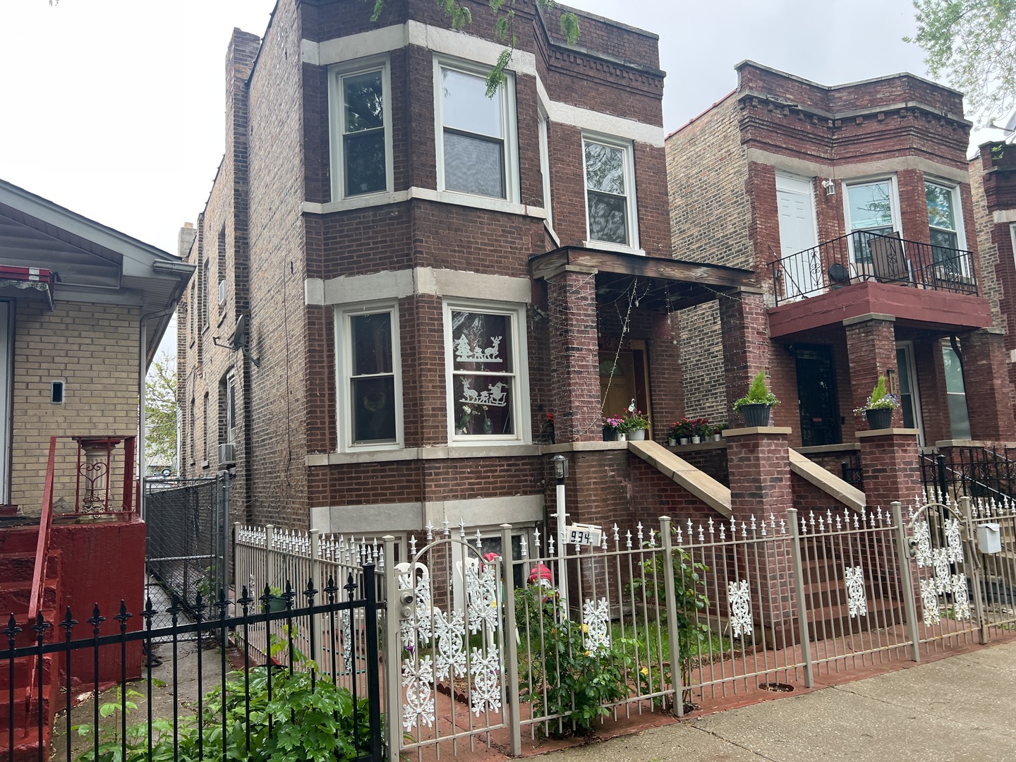 932 N Ridgeway Avenue