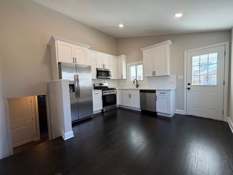 Tiny photo for 665 Easy Street, Glendale Heights, IL 60139 (MLS # 12587908)