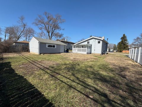 Tiny photo for 665 Easy Street, Glendale Heights, IL 60139 (MLS # 12587908)