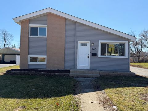 Photo of 665 Easy Street, Glendale Heights, IL 60139 (MLS # 12587908)