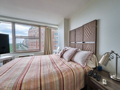 Tiny photo for 3900 N Lake Shore Drive #15C, Chicago, IL 60613 (MLS # 12478865)