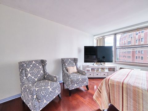 Tiny photo for 3900 N Lake Shore Drive #15C, Chicago, IL 60613 (MLS # 12478865)