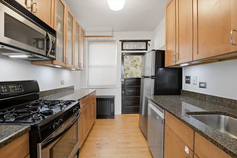 Tiny photo for 240 S MAPLE Avenue #1W, Oak Park, IL 60302 (MLS # 12700310)