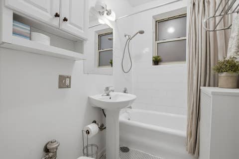 Tiny photo for 240 S MAPLE Avenue #1W, Oak Park, IL 60302 (MLS # 12700310)