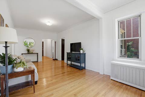 Tiny photo for 240 S MAPLE Avenue #1W, Oak Park, IL 60302 (MLS # 12700310)