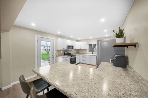 Tiny photo for 35150 2800 North Avenue, Mendota, IL 61342 (MLS # 12608313)