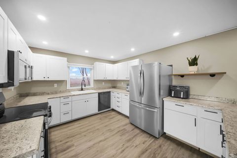 Tiny photo for 35150 2800 North Avenue, Mendota, IL 61342 (MLS # 12608313)