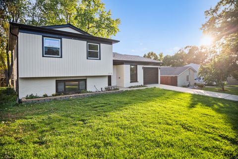 Photo of 615 Nolan Avenue, Glendale Heights, IL 60139 (MLS # 12597519)