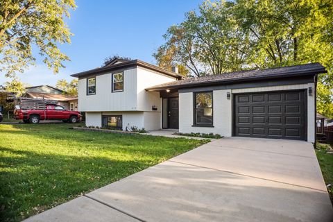 Tiny photo for 615 Nolan Avenue, Glendale Heights, IL 60139 (MLS # 12597519)