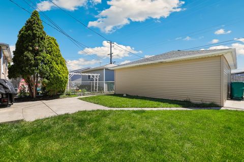 Tiny photo for 6117 W 83rd Street, Burbank, IL 60459 (MLS # 12640444)
