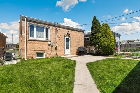 Tiny photo for 6117 W 83rd Street, Burbank, IL 60459 (MLS # 12640444)