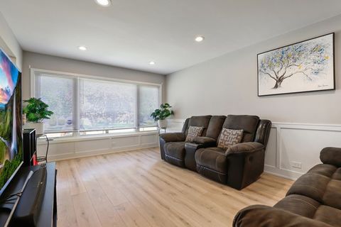 Tiny photo for 6117 W 83rd Street, Burbank, IL 60459 (MLS # 12640444)