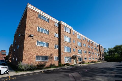 Tiny photo for 6220 N Ridge Avenue #S307, Chicago, IL 60660 (MLS # 12494863)