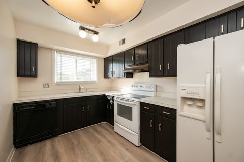 Tiny photo for 6220 N Ridge Avenue #S307, Chicago, IL 60660 (MLS # 12494863)