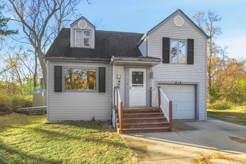 Photo of 216 Edgebrook Road, Wood Dale, IL 60191 (MLS # 12514197)