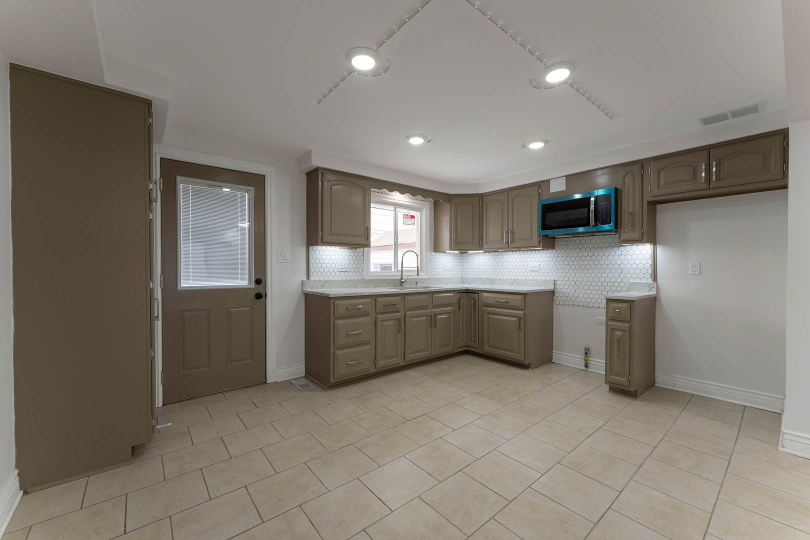 4515 W 88th Street