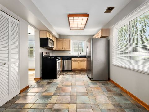 Tiny photo for 748 Berwick Place, Roselle, IL 60172 (MLS # 12655580)