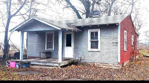 Photo of 2280 E Hickory Street, Decatur, IL 62526 (MLS # 12568206)