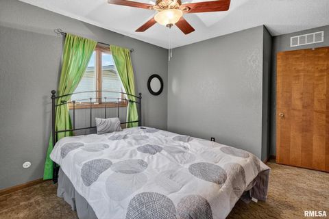 Tiny photo for 1123 N 27TH Avenue, Clinton, IA 52732 (MLS # QC4269112)