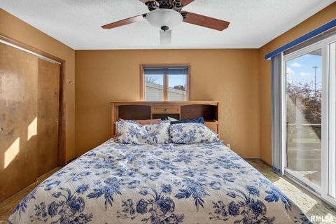 Tiny photo for 1123 N 27TH Avenue, Clinton, IA 52732 (MLS # QC4269112)