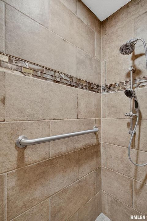 Tiny photo for 1123 N 27TH Avenue, Clinton, IA 52732 (MLS # QC4269112)