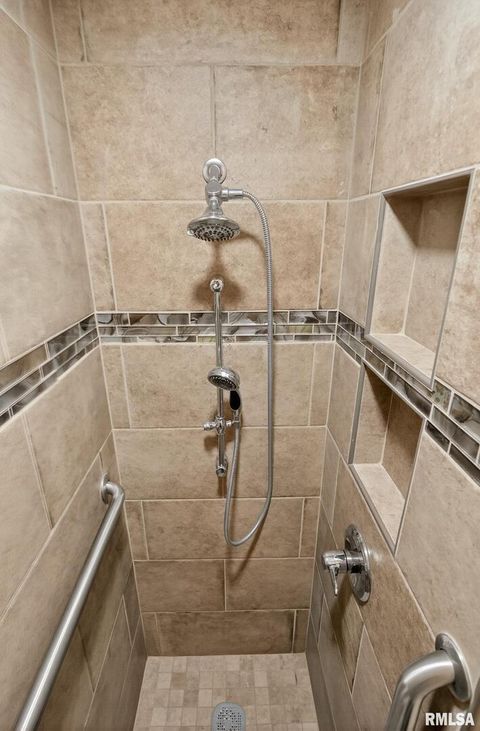 Tiny photo for 1123 N 27TH Avenue, Clinton, IA 52732 (MLS # QC4269112)