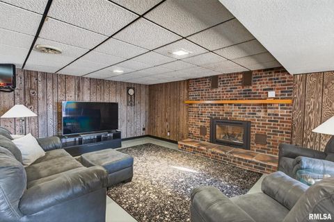 Tiny photo for 1123 N 27TH Avenue, Clinton, IA 52732 (MLS # QC4269112)