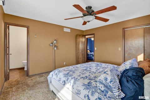 Tiny photo for 1123 N 27TH Avenue, Clinton, IA 52732 (MLS # QC4269112)