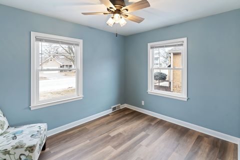 Tiny photo for 2111 30 Street, Rock Island, IL 61201 (MLS # 12554670)