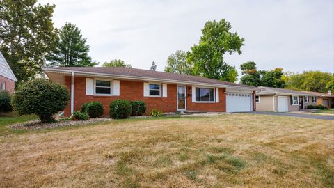 Photo of 407 Tilden Place, Normal, IL 61761 (MLS # 12499838) Photo of 407 Tilden Place, Normal, IL 61761 (MLS # 12499838)