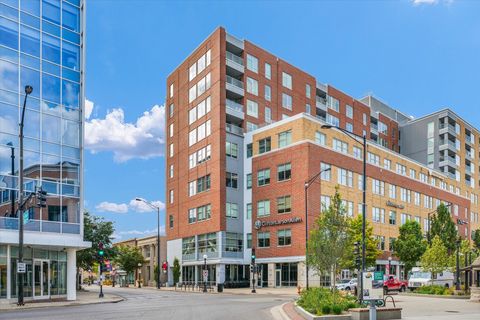 Photo of 301 N Neil Street #606, Champaign, IL 61820 (MLS # 12463032)