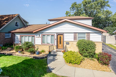 Photo of 12812 Terrace Lane, Crestwood, IL 60418 (MLS # 12741606)