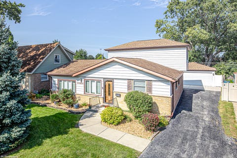 Tiny photo for 12812 Terrace Lane, Crestwood, IL 60418 (MLS # 12741606)