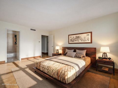 Tiny photo for 6301 N Sheridan Road #14-O, Chicago, IL 60660 (MLS # 12620360)