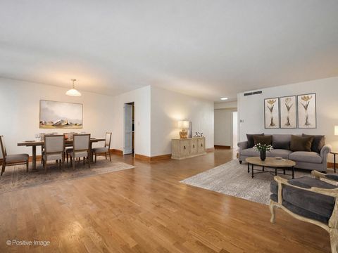 Tiny photo for 6301 N Sheridan Road #14-O, Chicago, IL 60660 (MLS # 12620360)