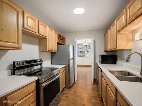 Tiny photo for 6301 N Sheridan Road #14-O, Chicago, IL 60660 (MLS # 12620360)