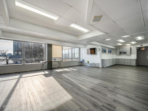 Tiny photo for 6301 N Sheridan Road #14-O, Chicago, IL 60660 (MLS # 12620360)