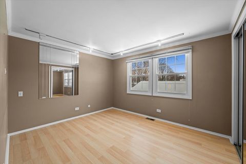 Tiny photo for 440 Burnt Ember Lane, Buffalo Grove, IL 60089 (MLS # 12525221)