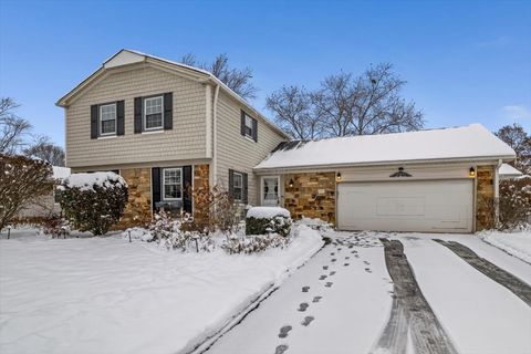 Photo of 440 Burnt Ember Lane, Buffalo Grove, IL 60089 (MLS # 12525221)