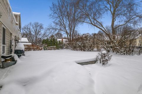 Tiny photo for 440 Burnt Ember Lane, Buffalo Grove, IL 60089 (MLS # 12525221)