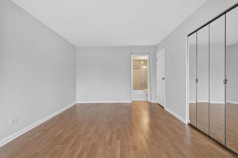 Tiny photo for 6670 S BRAINARD Avenue #209, Countryside, IL 60525 (MLS # 12537339)