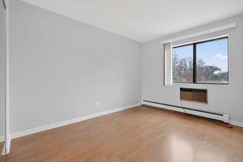 Tiny photo for 6670 S BRAINARD Avenue #209, Countryside, IL 60525 (MLS # 12537339)