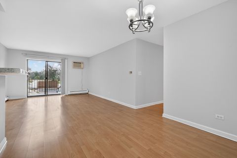 Tiny photo for 6670 S BRAINARD Avenue #209, Countryside, IL 60525 (MLS # 12537339)