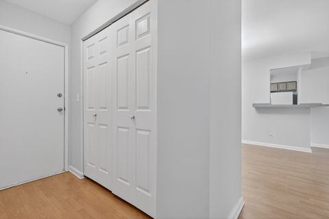 Tiny photo for 6670 S BRAINARD Avenue #209, Countryside, IL 60525 (MLS # 12537339)