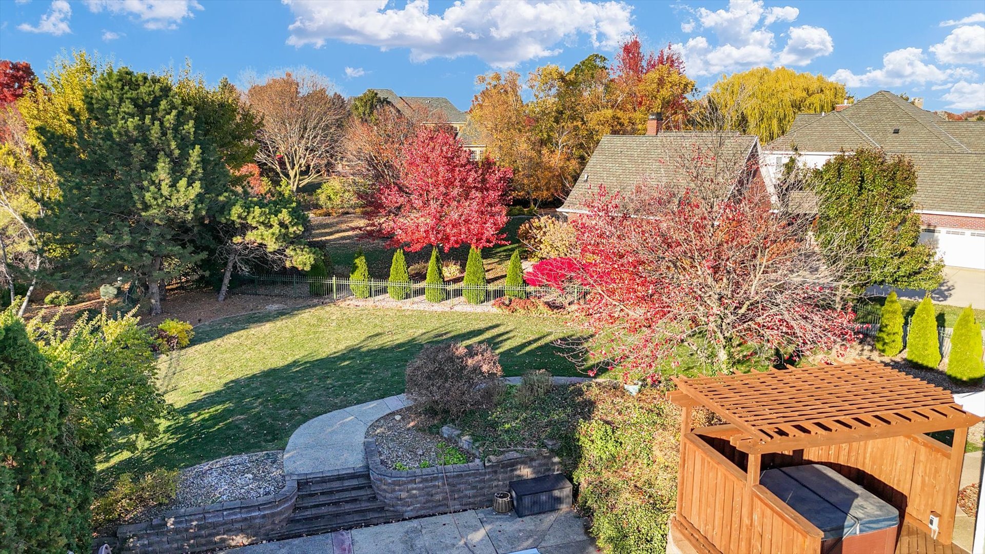 Bloomington, Illinois 61704, United States, 5 Bedrooms Bedrooms, ,5 BathroomsBathrooms,Residential,Active,241425