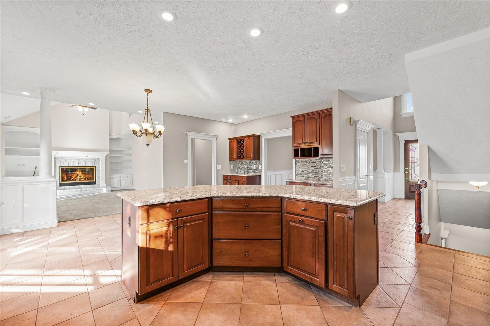 Bloomington, Illinois 61704, United States, 5 Bedrooms Bedrooms, ,5 BathroomsBathrooms,Residential,Active,241425