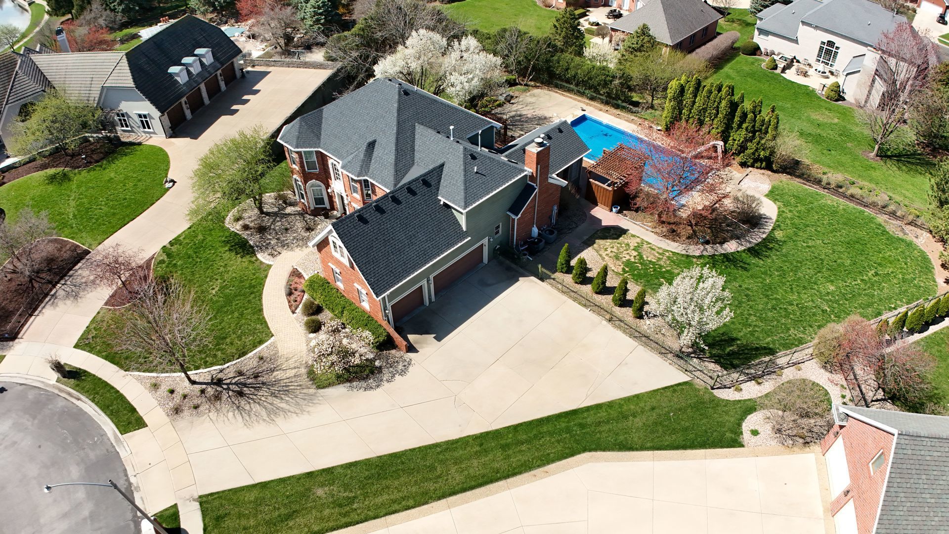 Bloomington, Illinois 61704, United States, 5 Bedrooms Bedrooms, ,5 BathroomsBathrooms,Residential,Active,241425