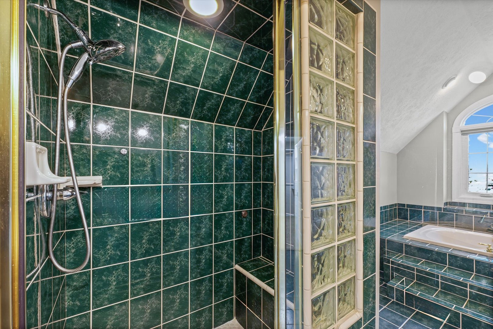 Bloomington, Illinois 61704, United States, 5 Bedrooms Bedrooms, ,5 BathroomsBathrooms,Residential,Active,241425